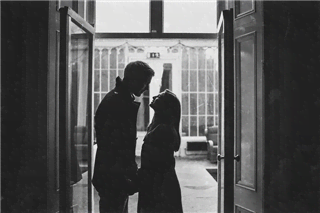 Thế nào là người đàn ông thực lòng yêu em?